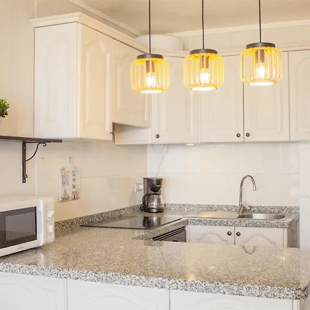 Sunset Arena By Helloapartments Apartamento