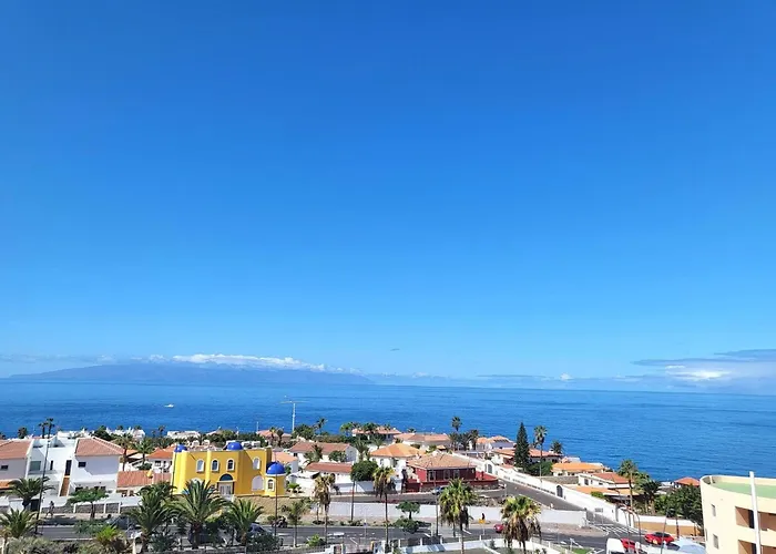 Sunset Arena By Helloapartments شقة